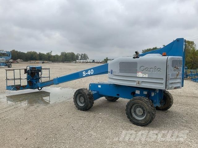 Genie S-40 Telescopic boom lifts