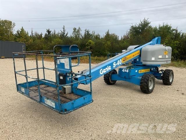 Genie S-40 Telescopic boom lifts