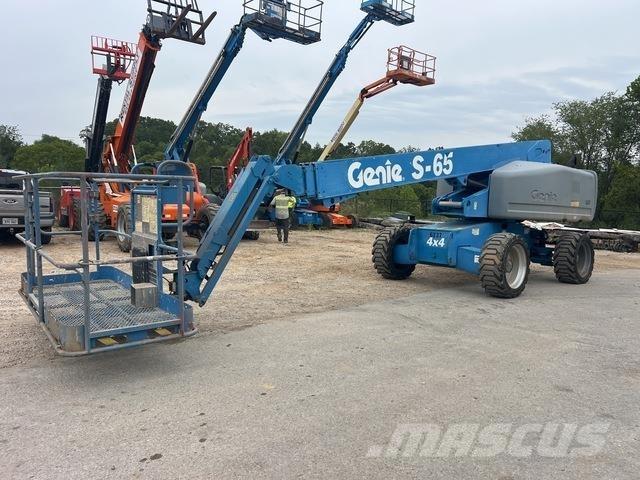 Genie S-65 Telescopic boom lifts
