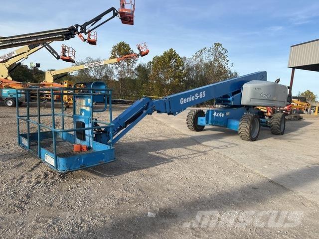 Genie S-65 Articulated boom lifts