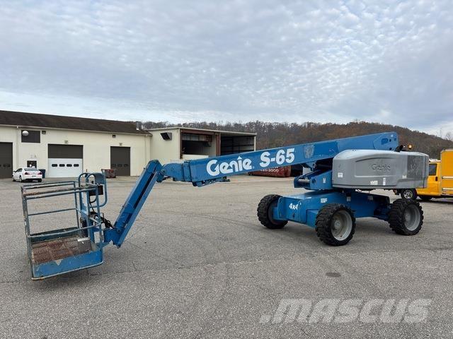 Genie S-65 Telescopic boom lifts
