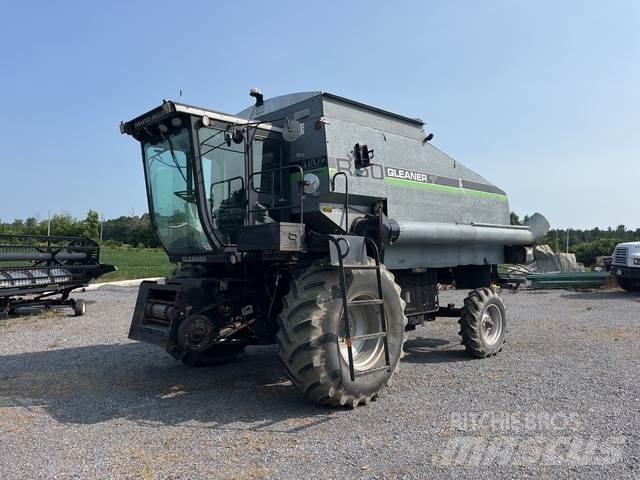 Gleaner R50 Combine harvesters