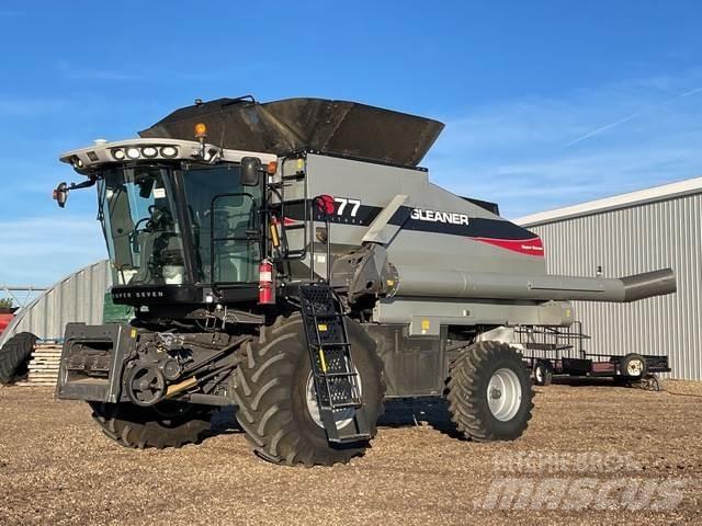 Gleaner S77 Combine harvesters