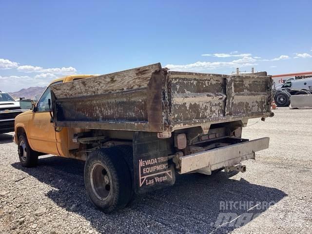 GMC C3500 Tipper trucks