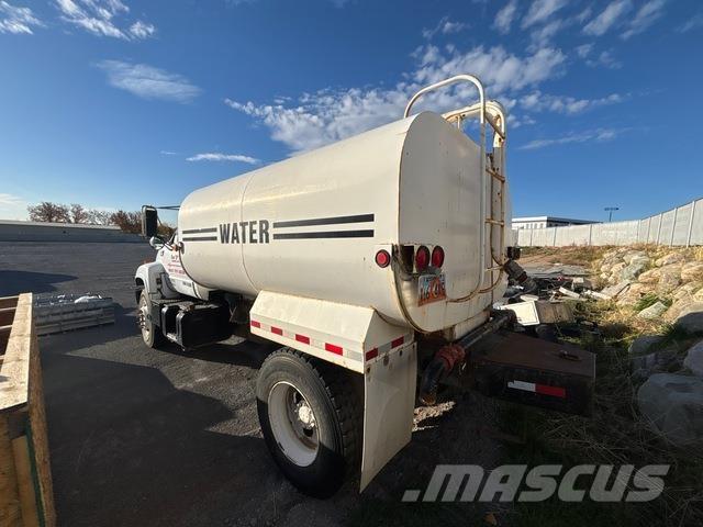 GMC C7H042 Water tankers