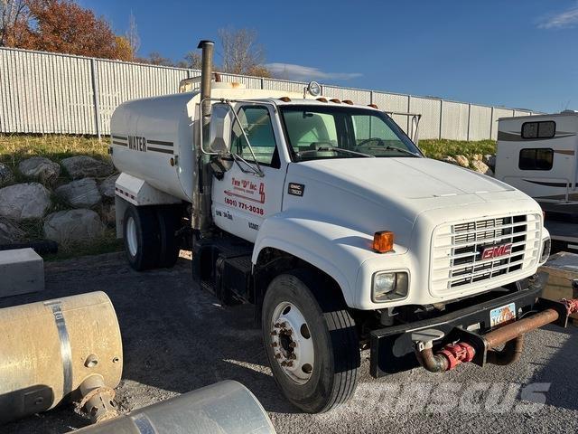 GMC C7H042 Water tankers