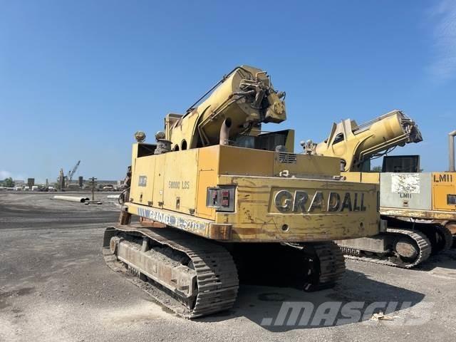 Gradall XL5210 Crawler excavators