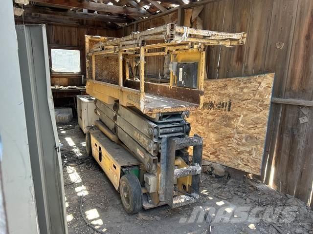 Grove SM3184XT Scissor lifts