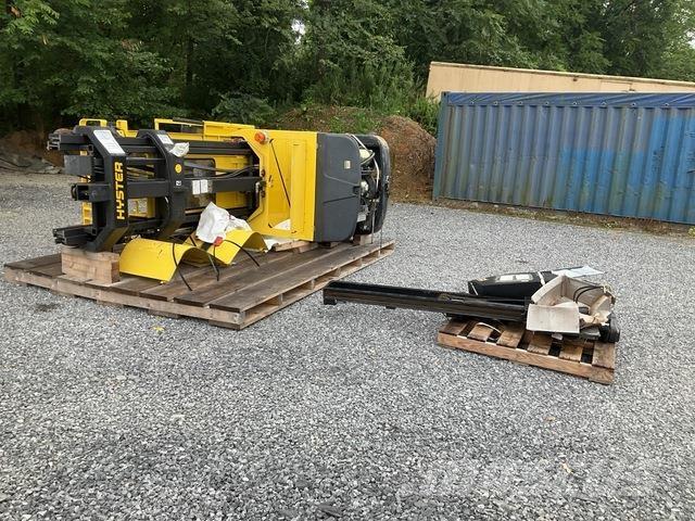Hyster V30XMU Medium lift order picker