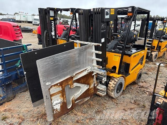Hyundai 25B-9U Electric forklift trucks