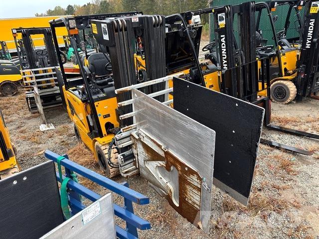 Hyundai 25B-9U Electric forklift trucks