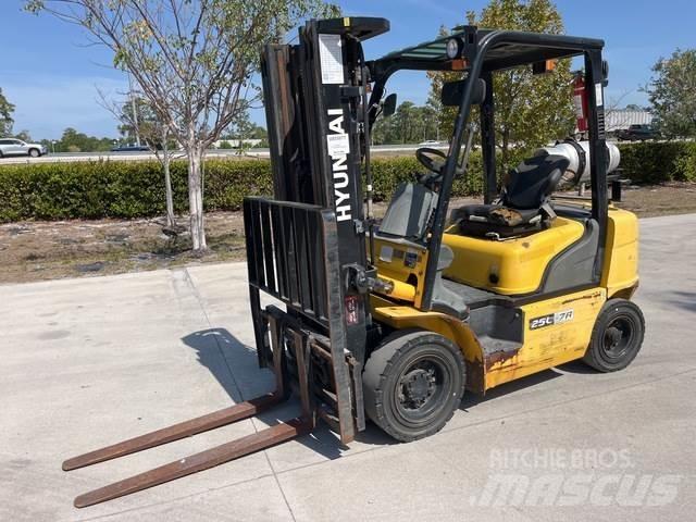 Hyundai 25L-7A Construction - Others