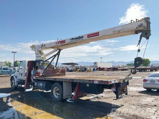 International  Tracked cranes