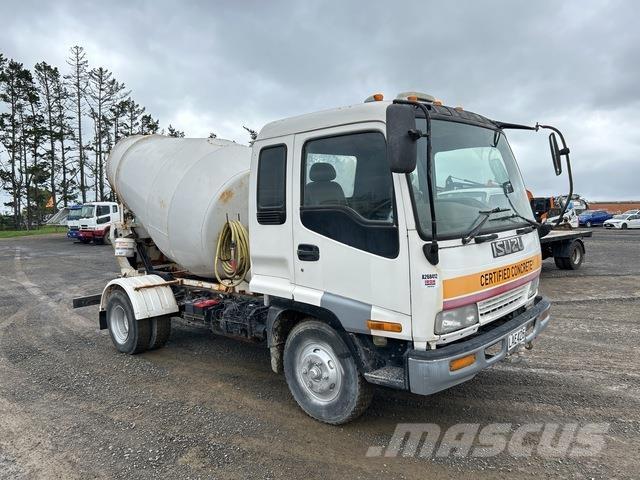 Isuzu Forward Water tankers