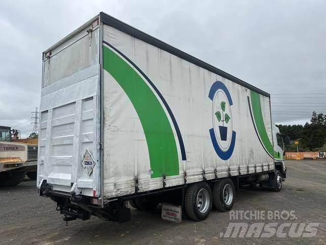 Isuzu FVR950M Curtainsider trucks