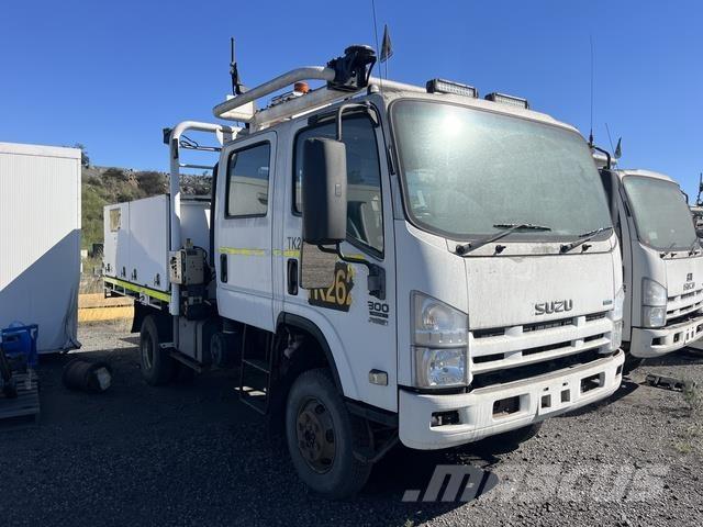 Isuzu NPS 500 Flatbed / Dropside trucks