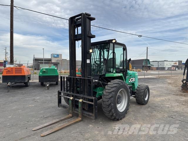 JCB 930 Rough terrain trucks