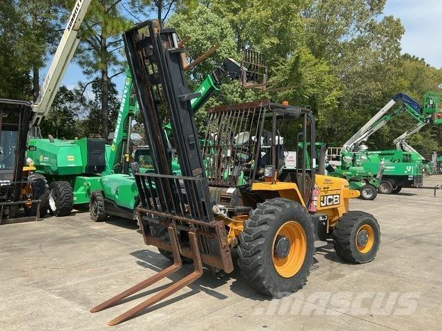 JCB 930 Rough terrain trucks