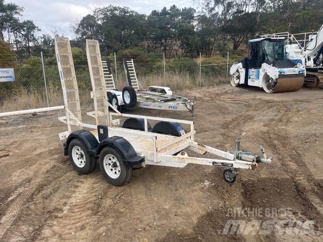 JLG  Vehicle transport trailers
