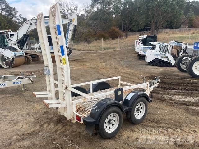JLG  Vehicle transport trailers