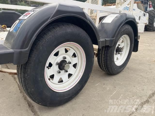 JLG  Vehicle transport trailers