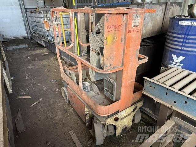 JLG  Vertical mast lifts