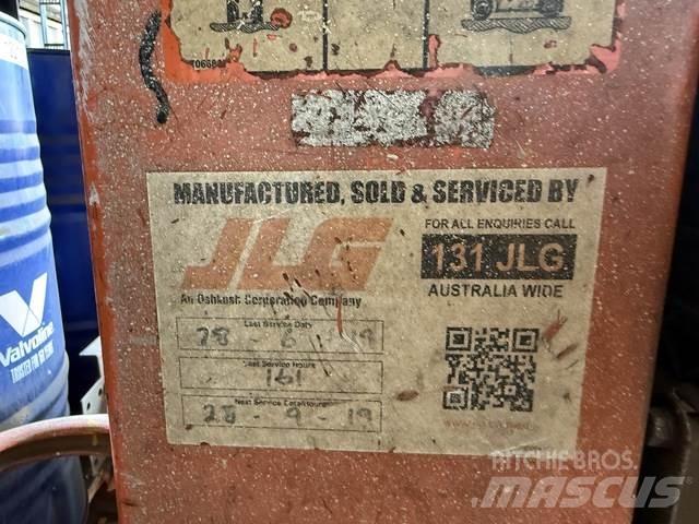 JLG  Vertical mast lifts