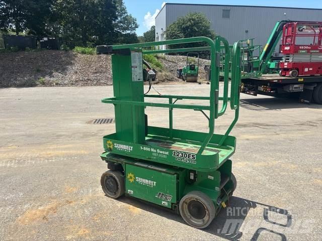 JLG 1230ES Vertical mast lifts