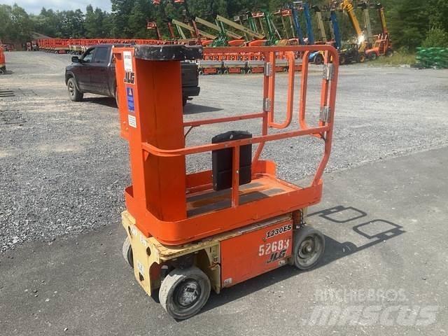 JLG 1230ES Vertical mast lifts