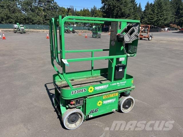 JLG 1230ES Vertical mast lifts