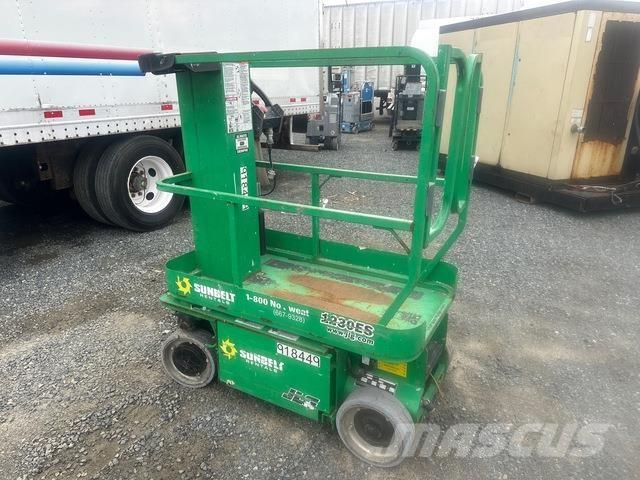 JLG 1230ES Vertical mast lifts