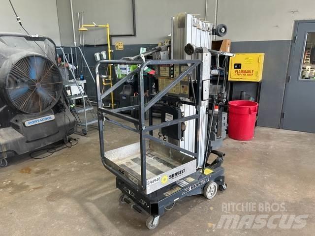 JLG 25AM Vertical mast lifts