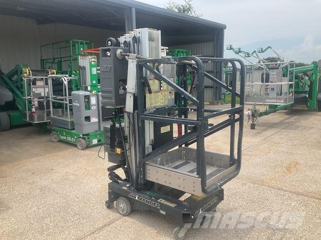 JLG 25AM Vertical mast lifts
