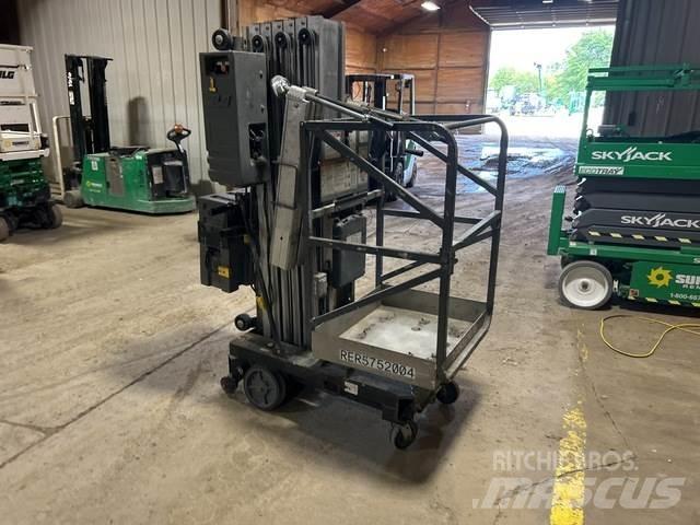 JLG 30AM Vertical mast lifts