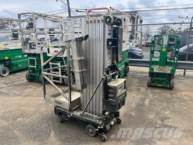 JLG 30AM Vertical mast lifts