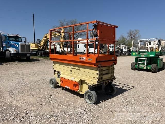 JLG 3246ES Scissor lifts