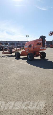 JLG 400S Telescopic boom lifts