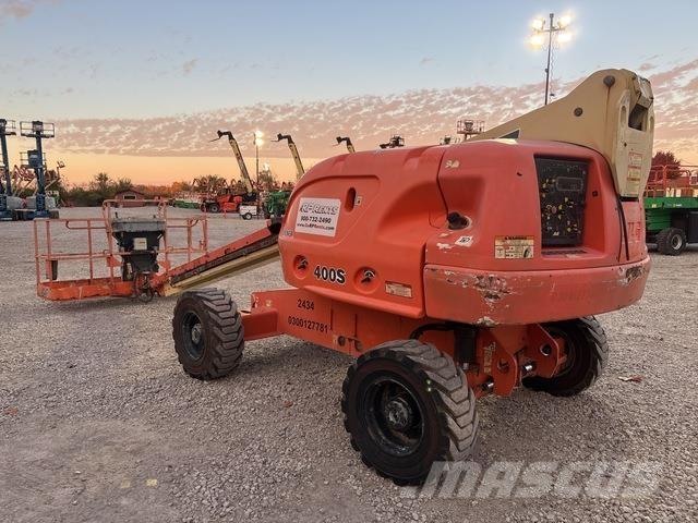 JLG 400S Telescopic boom lifts