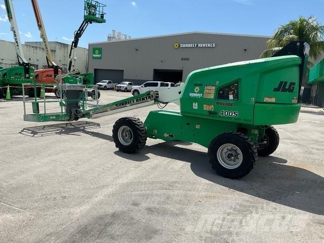 JLG 400S Telescopic boom lifts
