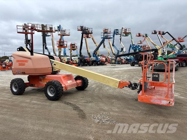 JLG 400S Telescopic boom lifts