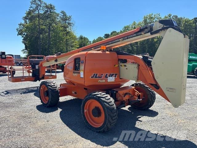 JLG 600A Articulated boom lifts