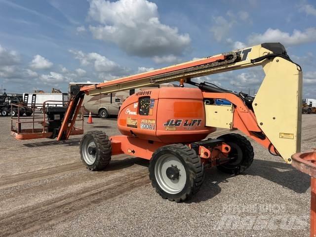 JLG 600AJ Articulated boom lifts