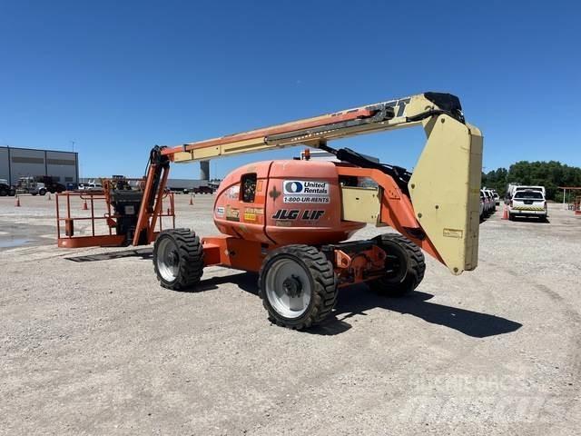JLG 600AJ Articulated boom lifts