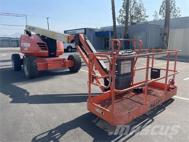 JLG 600AJ Articulated boom lifts