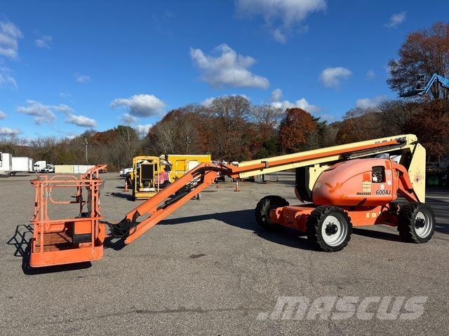 JLG 600AJ Articulated boom lifts