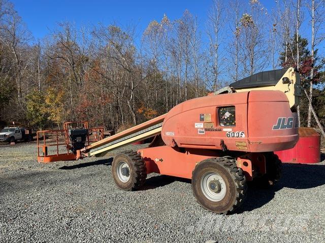JLG 600S Telescopic boom lifts