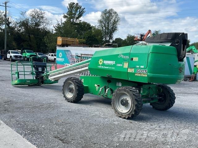 JLG 600S Telescopic boom lifts