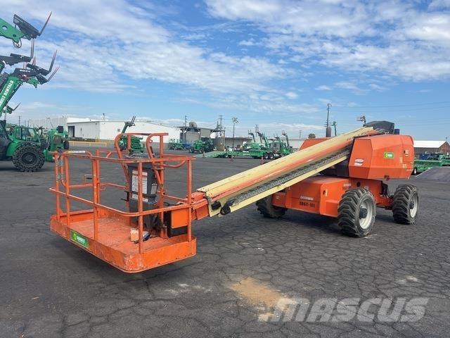 JLG 600S Telescopic boom lifts