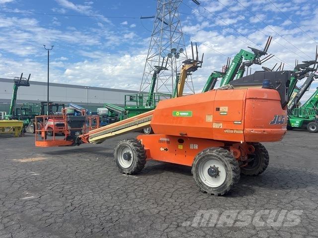 JLG 600S Telescopic boom lifts