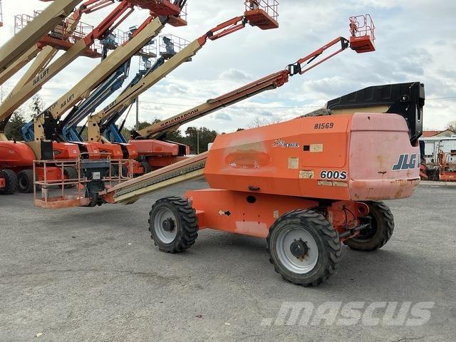JLG 600S Telescopic boom lifts